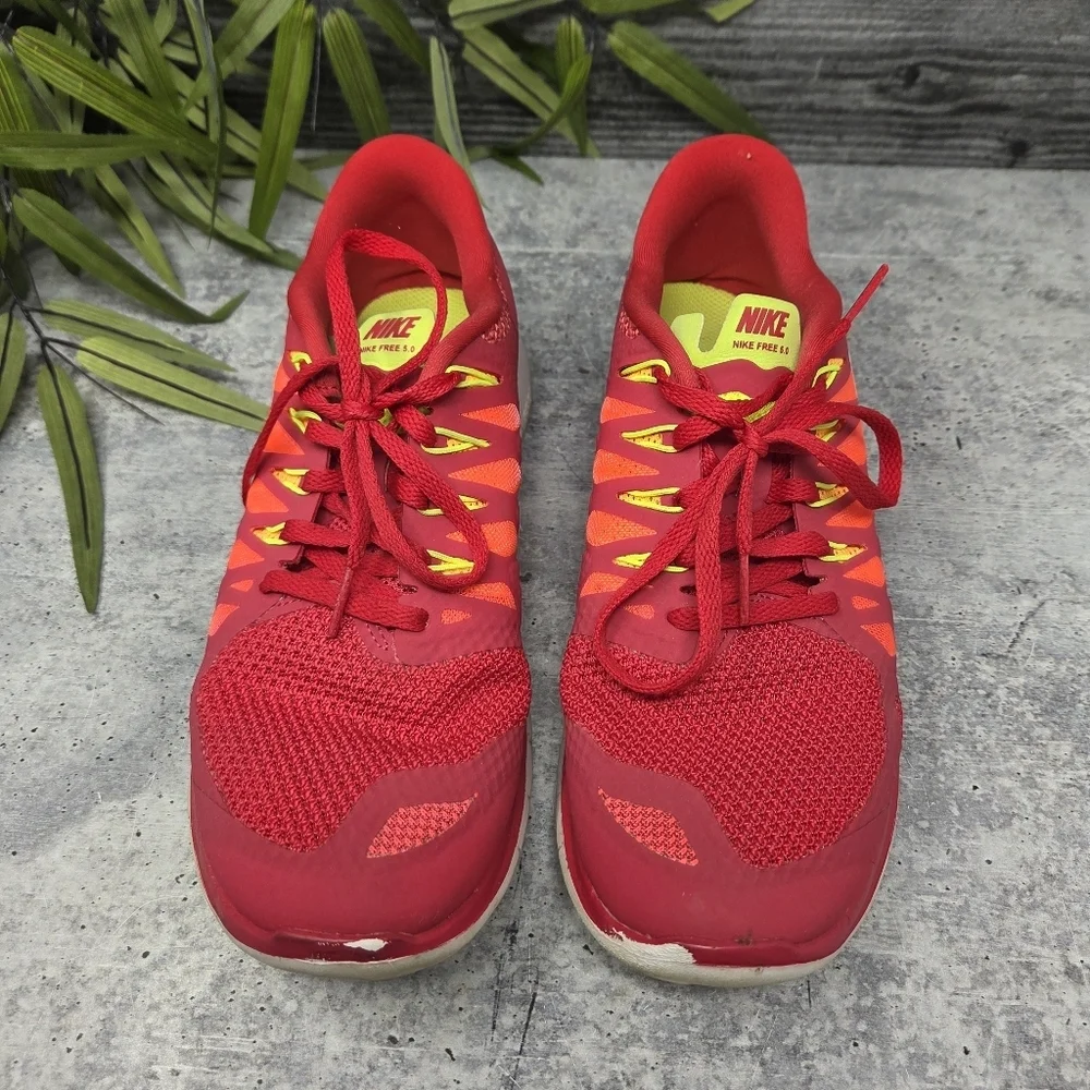 Nike Free 5.0 Red Yellow Orange Lightweight Mesh Upper Running Shoes Size 9.5